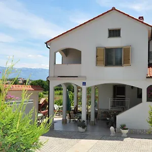 Apartment Alicia Lopar-50m Vom, Lopar